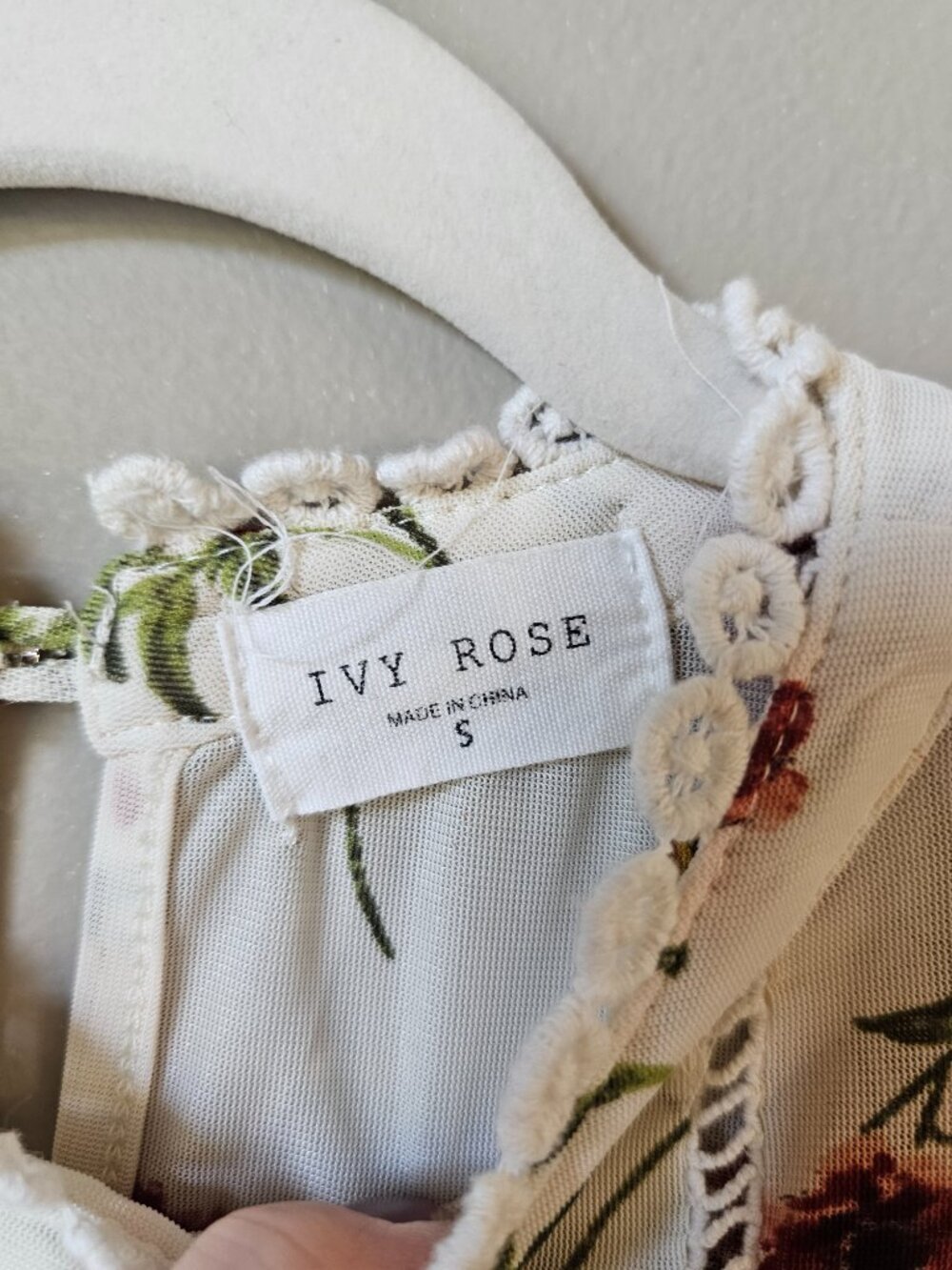 Ivy Rose Floral Flutter Sleeve Blouse Size Small Cream Boho Lace Trim - Picture 7 of 11